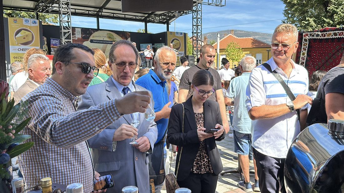 Otvoren Sajam pirotskog sira i kačkavalja: Predstaviće će se više od 20 proizvođača - ovaj naš proizvod parira italijanskom (FOTO/VIDEO)