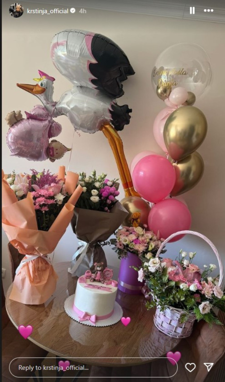 Zvezda "Granda" napustila porodilište sa ćerkom: Objavila fotografiju bebe i pokazala šta ih je dočekalo (FOTO)