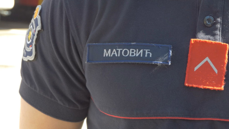 Nikola iz Čačka je pravi heroj: Naoružanog čoveka koji im je pretio izvlačio iz plamena, a sada je i nagrađen! (FOTO)