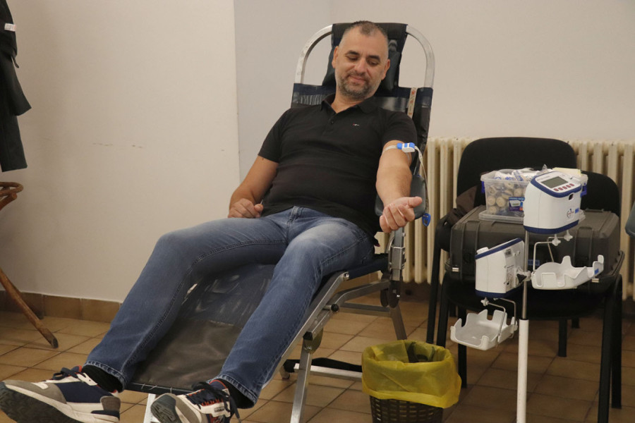 Počela akcija dobrovoljnog davanja krvi na više lokacija u Beogradu: SPC i Institut za transfuziju pozivaju građane na humanost (FOTO)