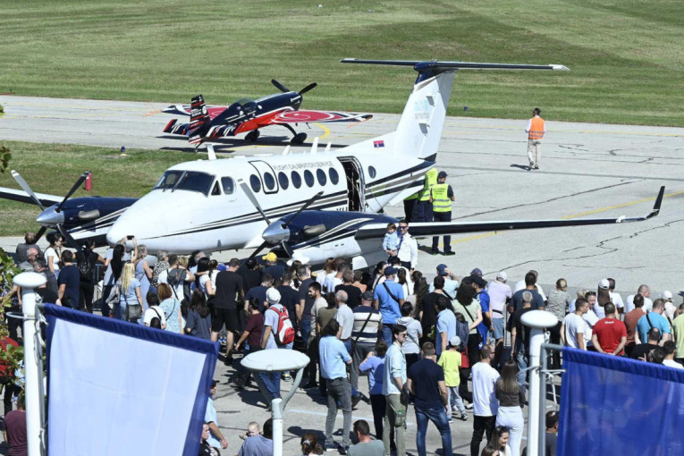 Vesić otvorio međunarodni aero-miting u Vršcu povodom 100 godina Vazduhoplovne akademije (FOTO)