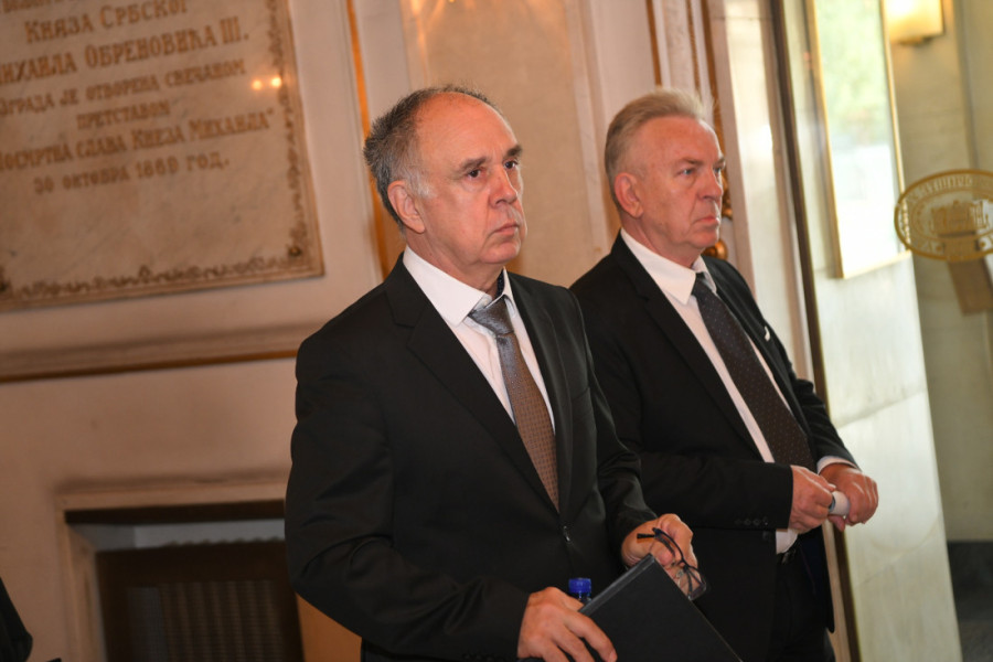 Njen sjaj će nas zauvek obasjavati: Suze na komemoraciji Radmili Živković u Narodnom pozorištu (FOTO)