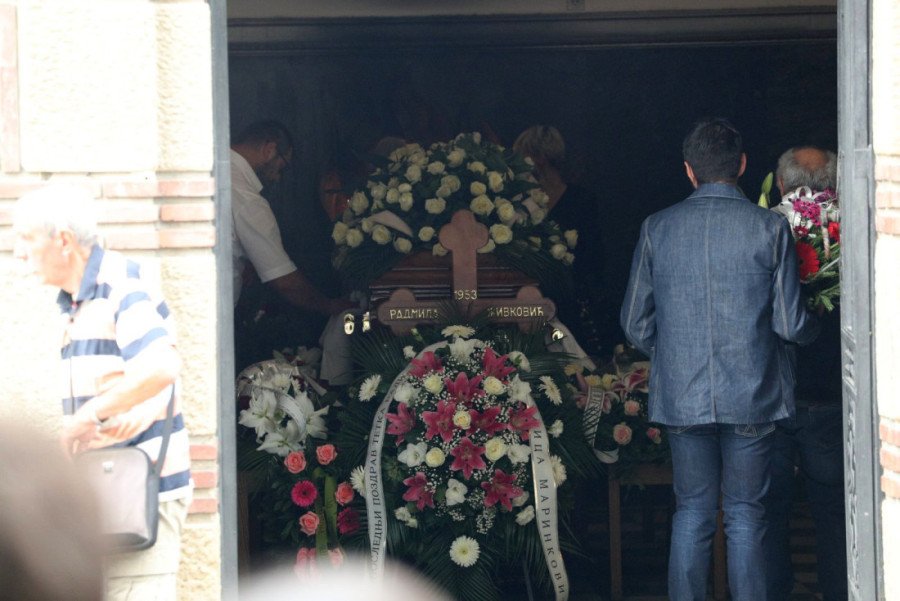 Poslednje zbogom Radmili Živković: Sahrana velike glumice u Aleji zaslužnih građana (FOTO/VIDEO)