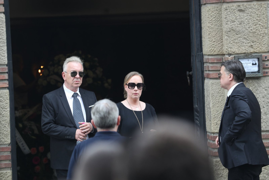 Glumica Bojana Bambić grca u suzama! Prvi put o smrti majke Radmile Živković: Mirnija sam i nemam brigu!