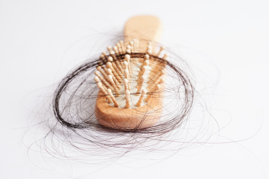 Nije jesen kriva, ali je važna: Stručnjaci otkrivaju u kom mesecu kosa najviše opada i šta da uradite po tom pitanju