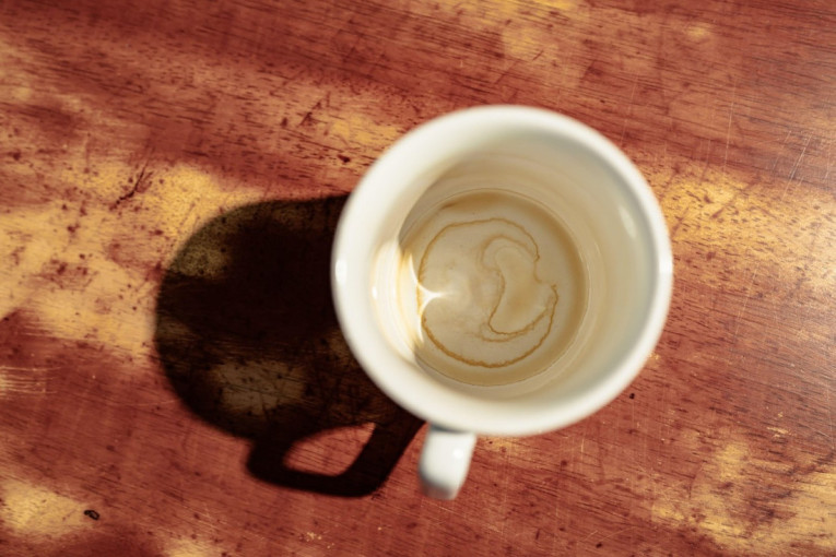 Pravi saveznik u čišćenju: Pasta za zube briše mrlje bolje od skupih hemikalija i sode bikarbone