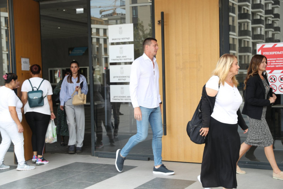 Klevetaju, lažu i crtaju metu na čelo porodici Vučić: Tajkunski mediji nastavljaju sa gnusnim lažima