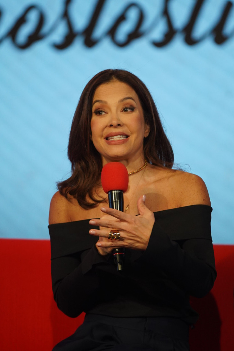 Naša pevačica objavila fotografiju s Kasandrom! Slika stara gotovo tri decenije ugledala svetlost dana