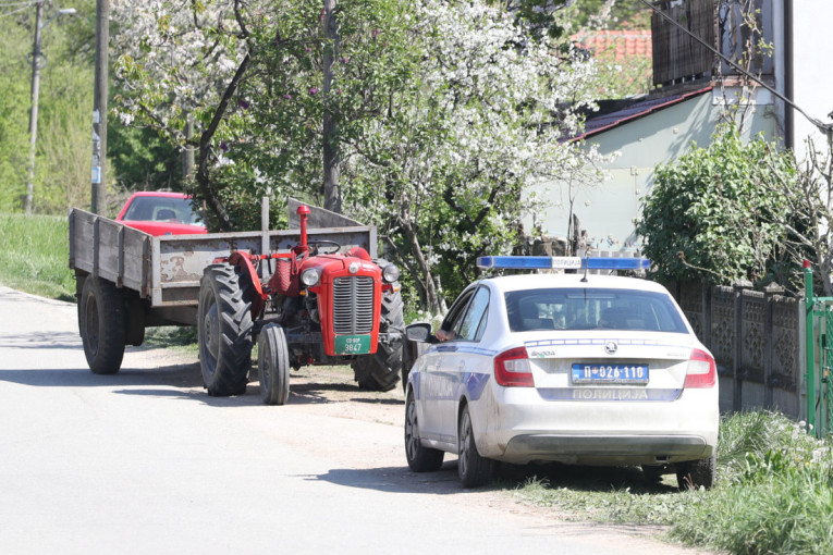 Jezivo: Traktorista naišao na komšijino telo u njivi! Nestao pre 4 meseca