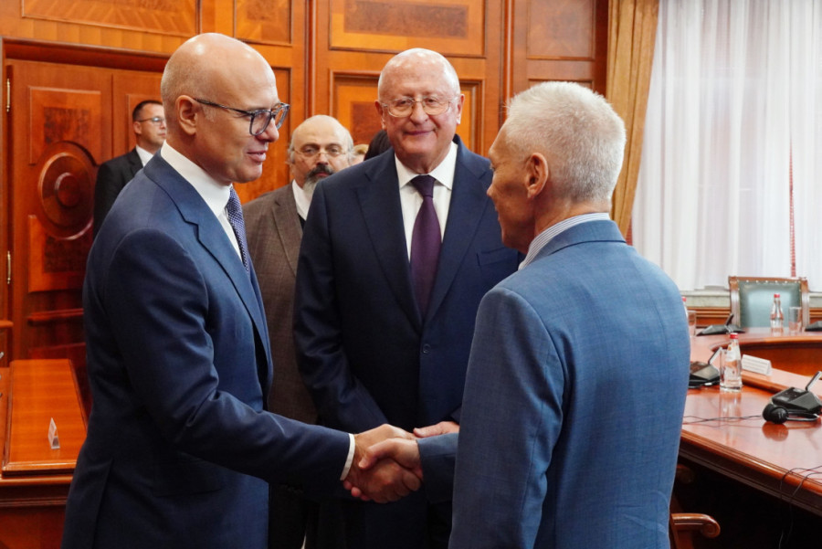 Vučević sa direktorom instituta "Gamaleja"  iz Rusije o istraživanju i razvijanju vakcina (FOTO)