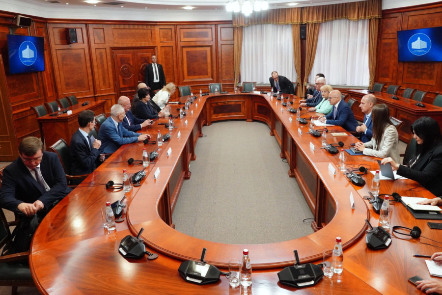 Vučević sa direktorom instituta "Gamaleja"  iz Rusije o istraživanju i razvijanju vakcina (FOTO)