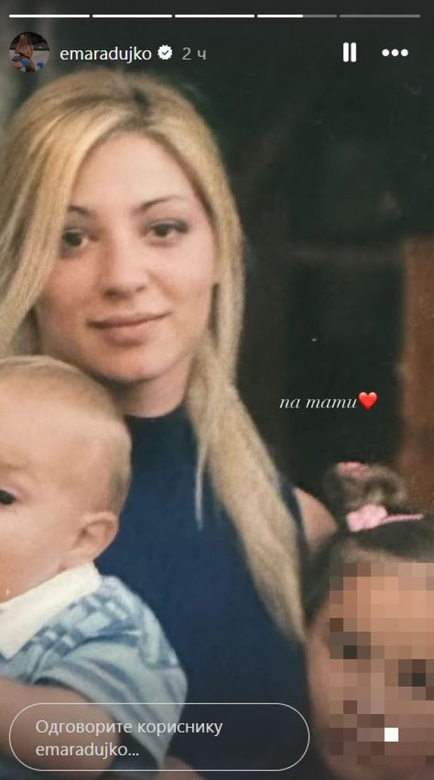 Evo kako izgleda majka Eme Radujko! Prirodnu lepotu nasledila od ove žene: Uvek me podržavaju!