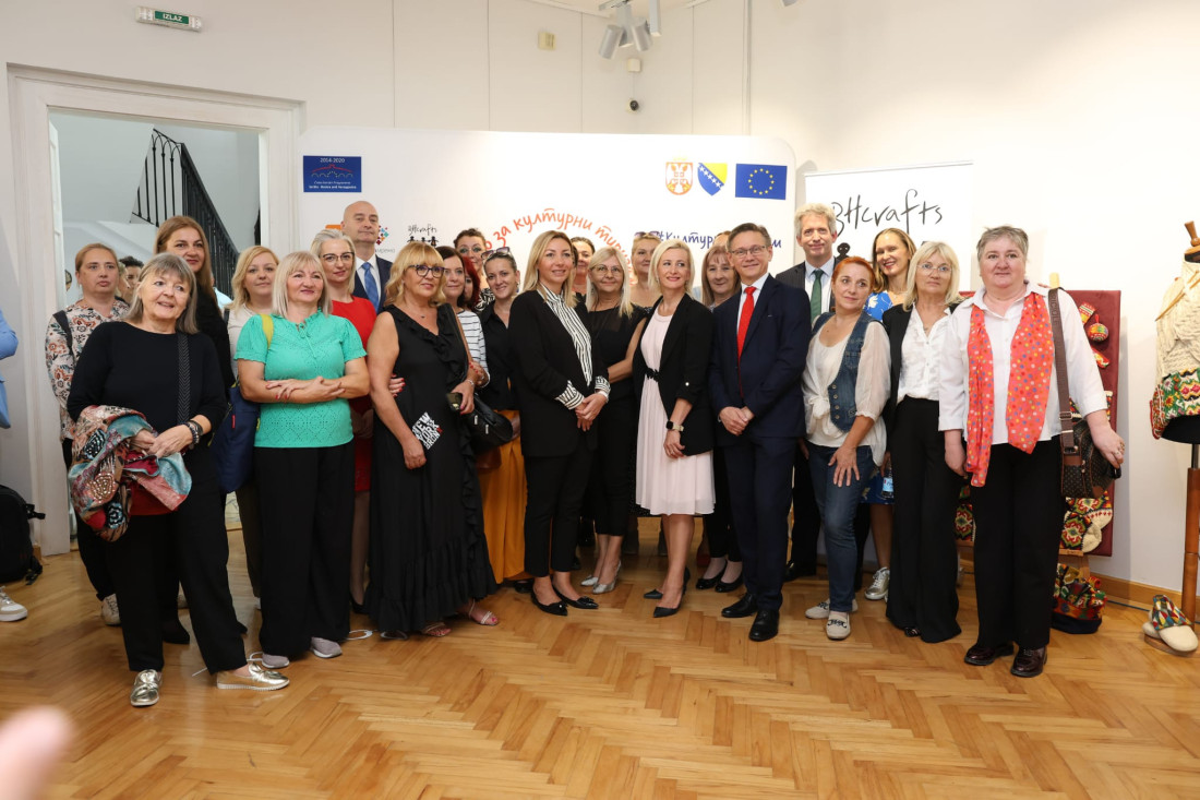 "Poklon sa značenjem" – spoj tradicije i kulture Srbije i BiH (FOTO)