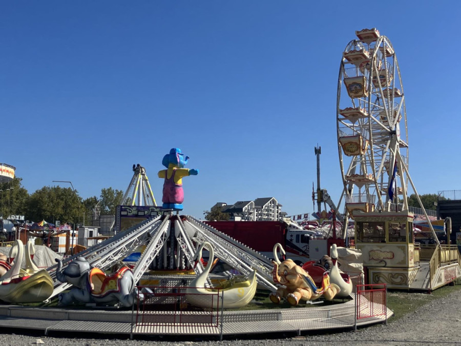 24sedam na Krstovdanskom vašaru: Sa svih strana čulo se - akcija, još malo pa nestalo! Žene pohrlile na štand "Ako vam fali daska..." (FOTO)