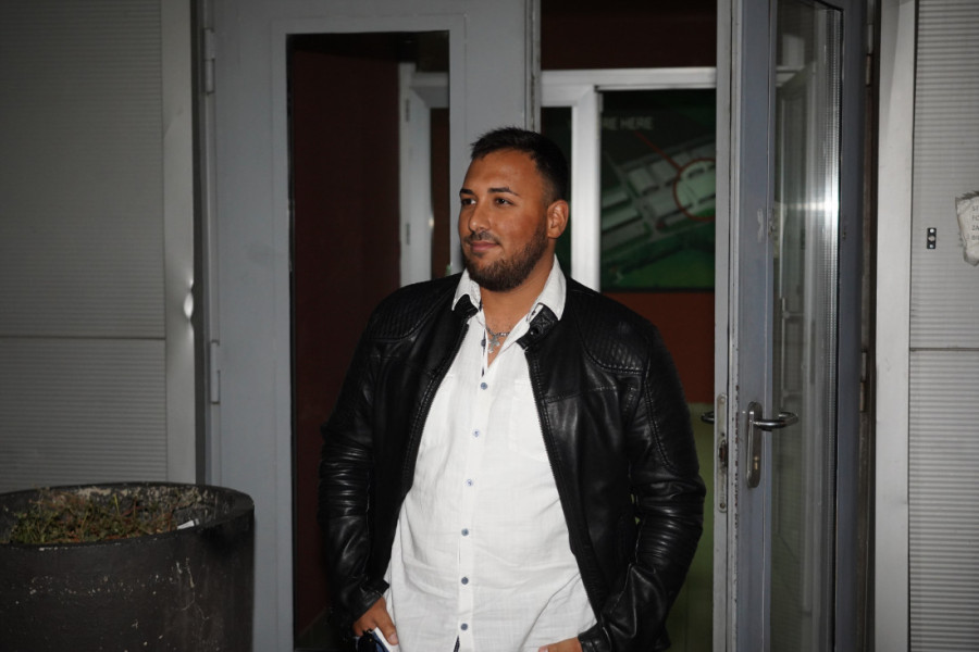 Pretučen Peca Lazić! Njegov rođeni brat podelio uznemirujuće fotografije