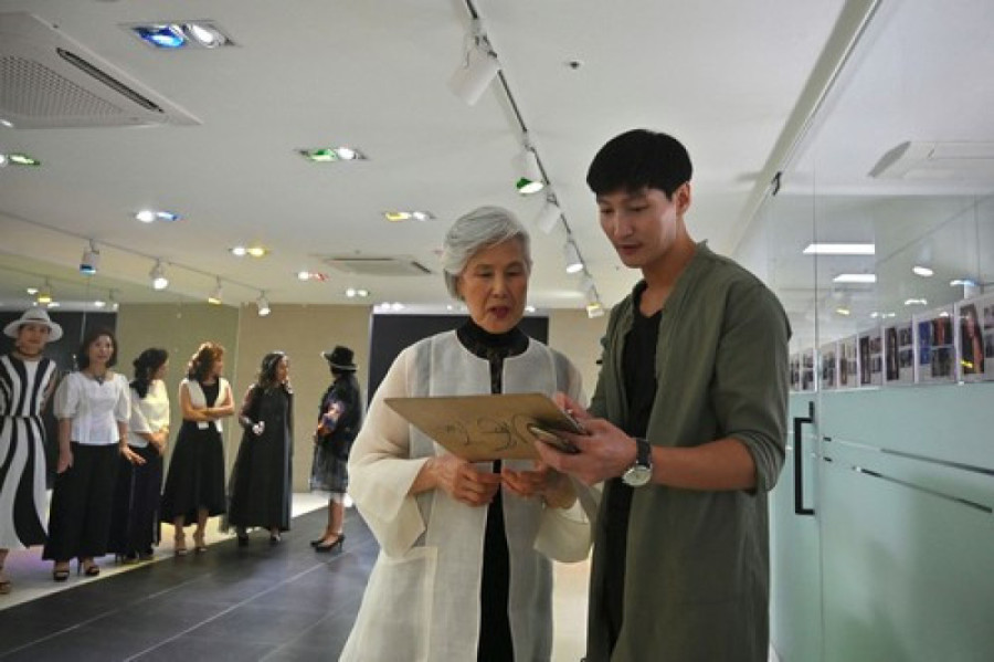 Žena koja pomera granice: Na takmičenju za mis univerzuma u Južnoj Koreji učestvuje i baka Čoi Sun-hva (80)