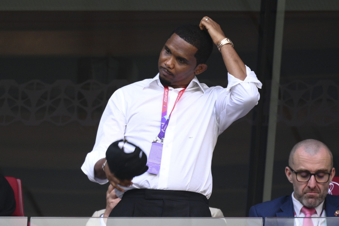 Bivši as Barselone ponovo u centru skandala! FIFA suspendovala Etoa zbog incidenta na utakmici ženskog fudbala!