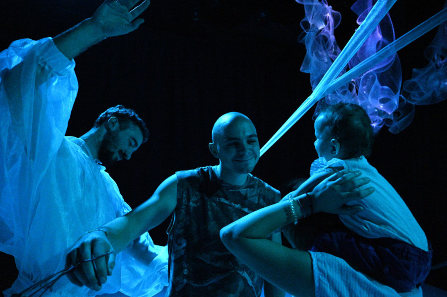 Predstava za bebe i decu sa smetnjama u razvoju i invaliditetom: "Nežne sile kosmičke" u Malom pozorištu "Duško Radović" (FOTO)