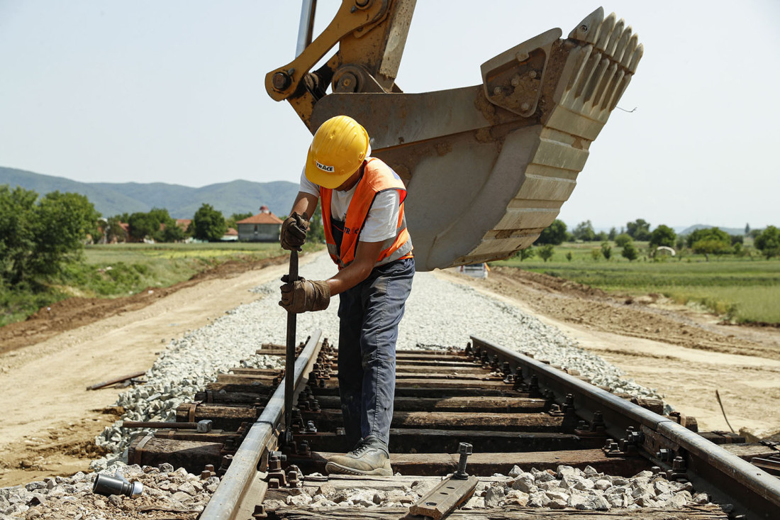 Stiže novi predlog: Svakom prvaku po 7.000 dinara