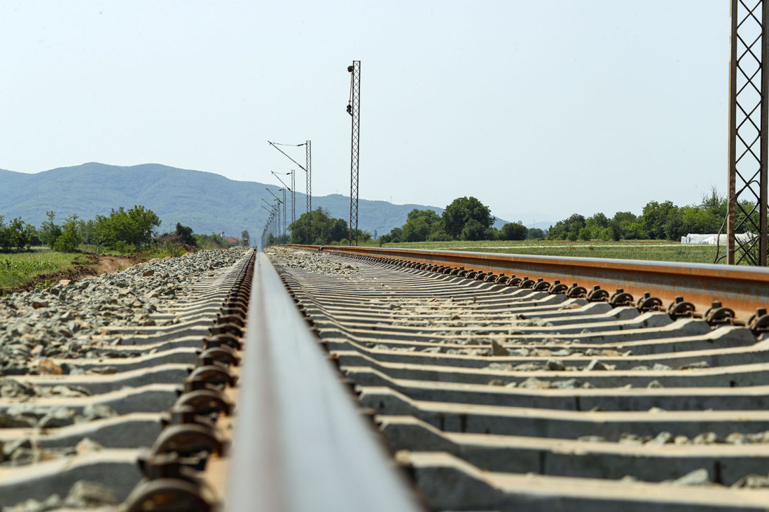 Novi hit u Kragujevcu: Kućica za knjige stigla u grad - "Ko ima, ostavi; ko želi, uzme"