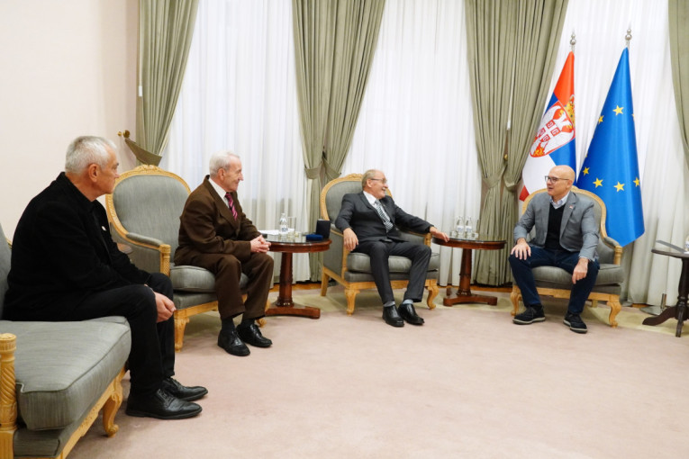 Vučeviću uručena medalja ''Srpski car Dušan Silni'' (FOTO)