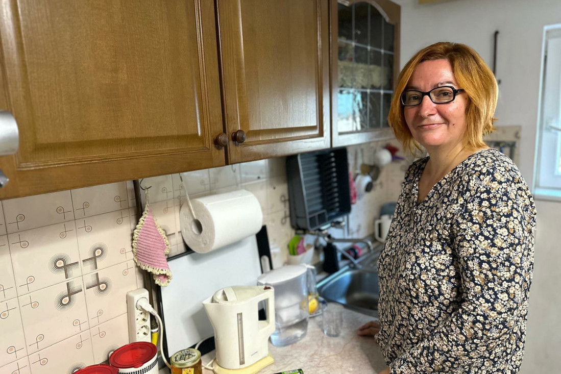 Nikolina iz Čačka je gerontodomaćica: Svaki radni dan ona obilazi baku Zorku i brine o njoj, ali i o drugim starim osobama (FOTO)