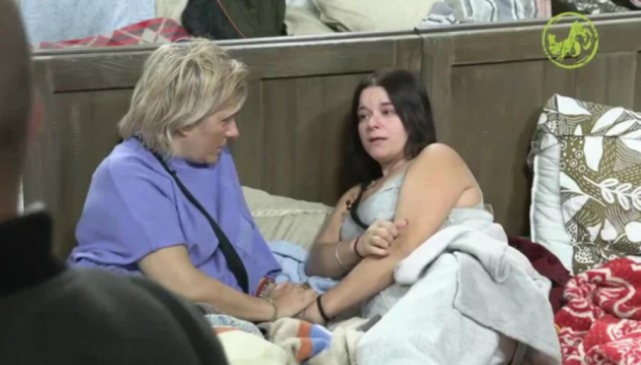 Učesnica "Farme" podelila jezivu ispovest, pričala da ju je baba jurila nožem, a sad se i ona oglasila: Sve laže!