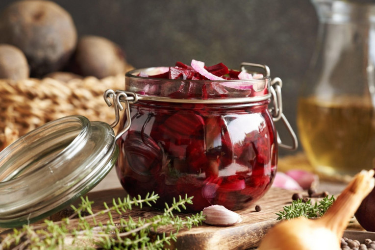 Recept dana: Pasta u obliku srca u sosu od cvekle je savršen izbor za romantičnu večeru za Dan zaljubljenih