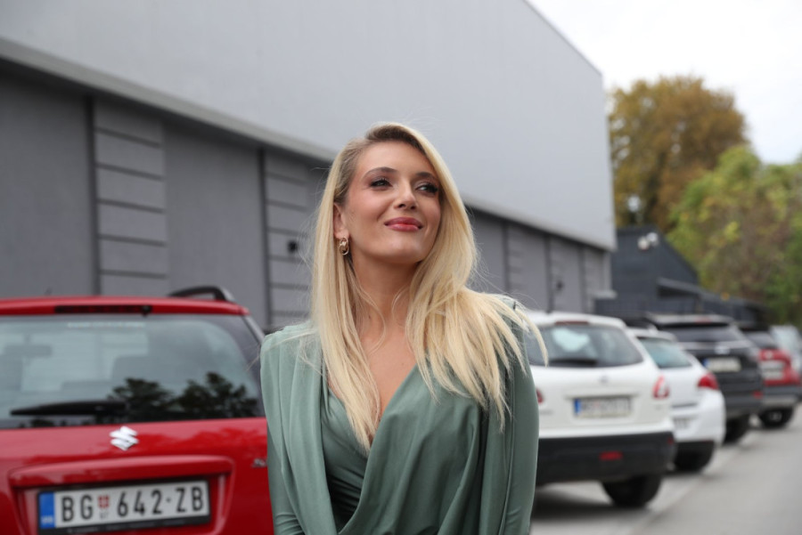 "Moj čika Halid!" Pevačica se rasula na komade zbog Halida Bešlića: Mnogo mi je pomogao