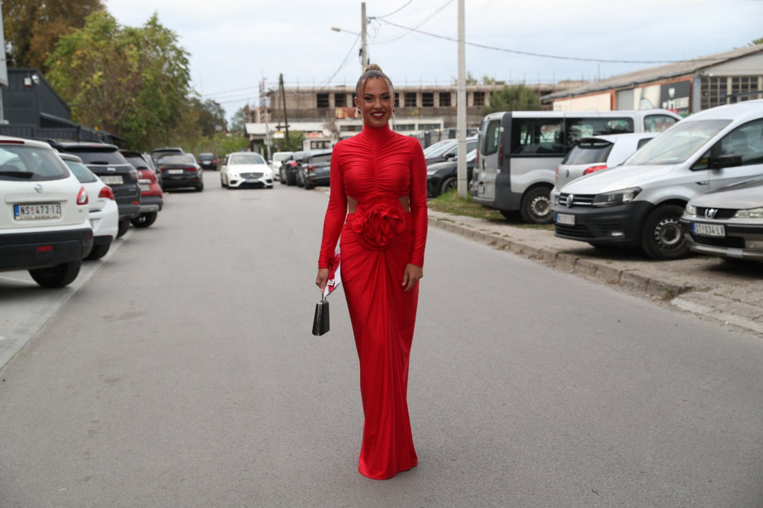 "Užasno me bole ruka, glava i kičma" Slađa Trajković iskreno o zdravstvenom problemu