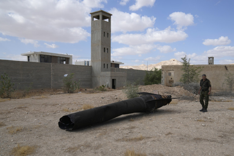 Hipersonična raketa zbrisala sve pred sobom! Ovo su ostaci projektila kojima je Iran gađao Izrael (FOTO)