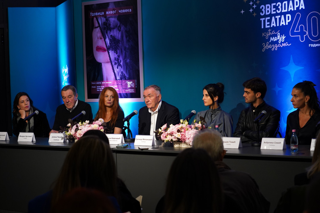 Novi pozorišni komad slavnog dramskog pisca je posvećen ženama: Dušan Kovačević je neobičnu stvar zahtevao od svih glumaca (FOTO)