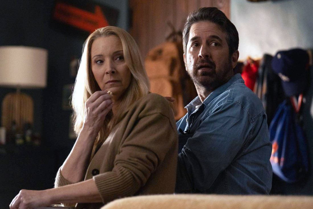 Lisa Kudrou i Rej Romano pokušavaju da sakriju mračne i opasne tajne u novoj Netfliksovoj seriji: Fanovi oduševljeni (FOTO/VIDEO)