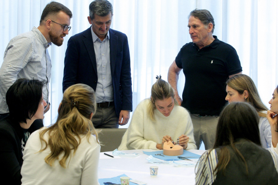 Najveći svetski stručnjak za probleme vida kod dece Kent Rajt u Beogradu (FOTO/VIDEO)