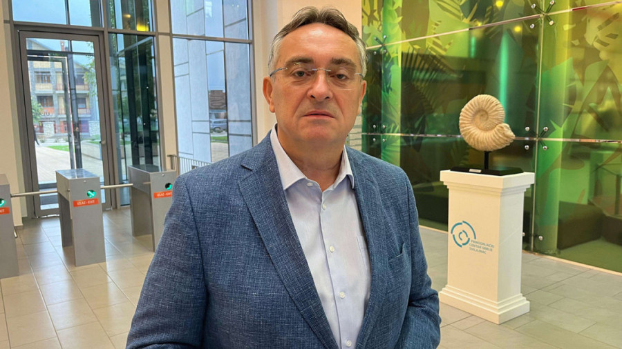 Petar je diplomirao na Medicinskom fakultetu, a karijeru će graditi u rodnom Svilajncu: Opština nagrađuje dobre studente sa 100.000 dinara!