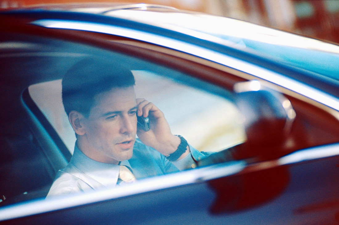 Naslovne strane dnevnih novina: Prelistavanje štampe za 7. oktobar 2025. godine