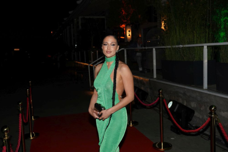 Mahrina ponovo pevala pred praznim klubom u Crnoj Gori: "Krivo mi je!"