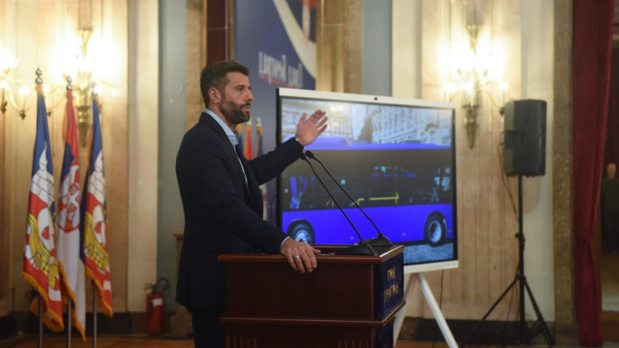 Šapić najavio: Sva nova vozila javnog prevoza kao i ona mlađa od dve godine biće plave boje (FOTO)