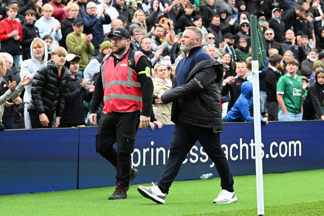 UEFA mafija! Za Engleze 10.000, a za Srbe... (VIDEO)