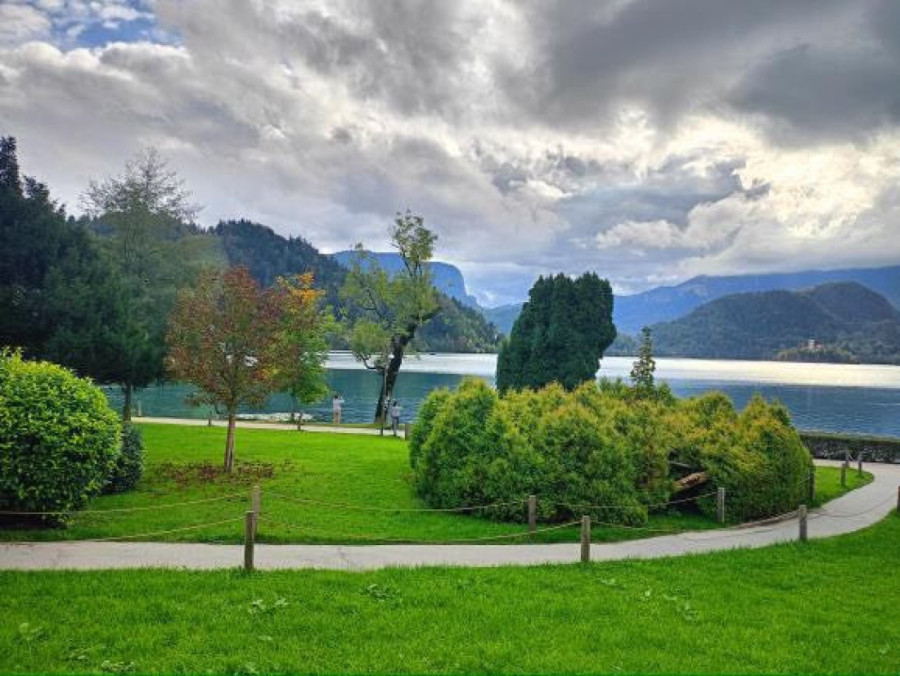 Prelepo, ali papreno - kafa 5, sendvič 10 evra, a tek smeštaj... Kristina otišla na Bled i šokirala se cenama!