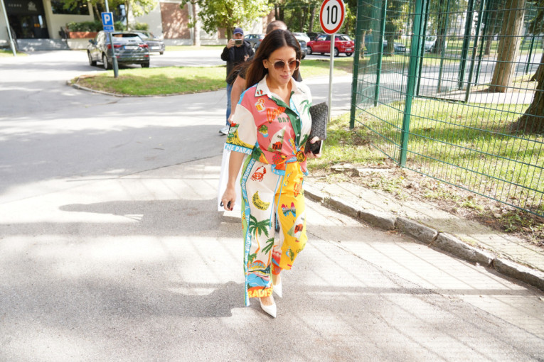 Ana Sević stigla besna kao ris u studio "Zvezda Granda", pa žestoko odbrusila prisutnima: "Ne možemo da pričamo!"