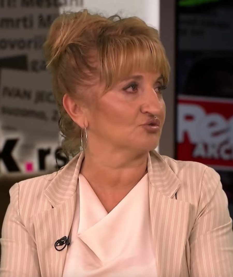 Majka Teodore Džehverović zaplakala naočigled svih zbog porodične drame: Niko i nikada ne treba da se odrekne svojih roditelja!