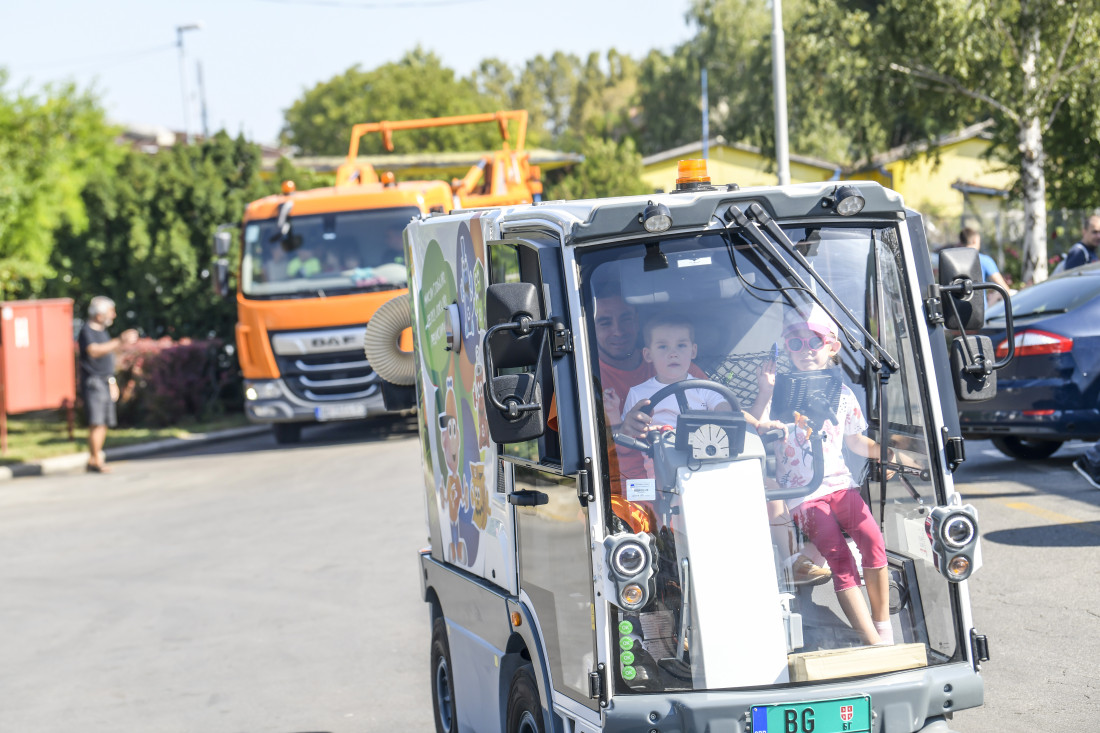 Gradska čistoća otvara vrata za mališane:  Voziće se u popularnim amfibijama, gledati kako se koriste elektro čistilice...