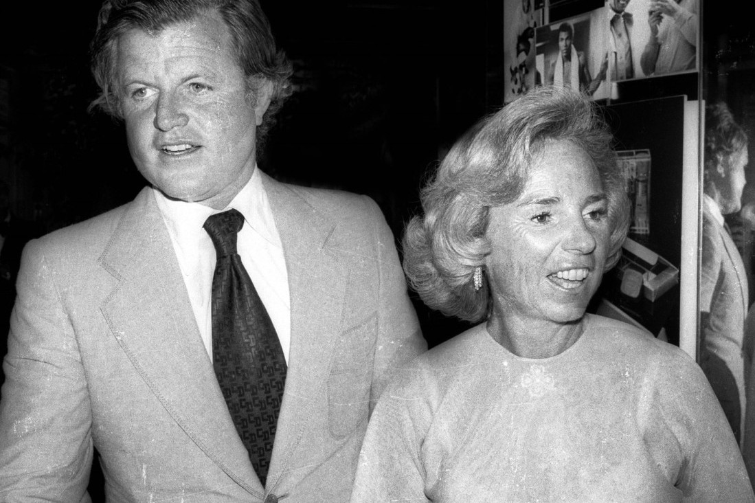 Preminula glava čuvene porodice! Umrla udovica Roberta F. Kenedija