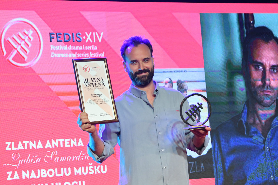 Voji Brajoviću uručena "Zlatna antena" za životno delo: Osećam se  kao dete koje je dobilo kutiju slatkiša (FOTO)