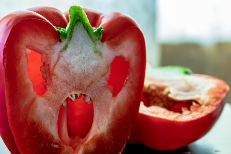 Recept dana: Punjene paprike sa piletinom i pečurkama su pravi kremasti specijalitet iz rerne