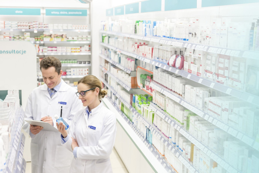 Naslovne strane dnevnih novina: Prelistavanje štampe za 25. avgust 2026. godine