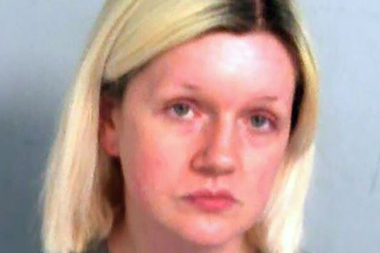 Doživotna robija za ženu koja je ubila roditelje! Četiri godine živela u kući sa telima (VIDEO)