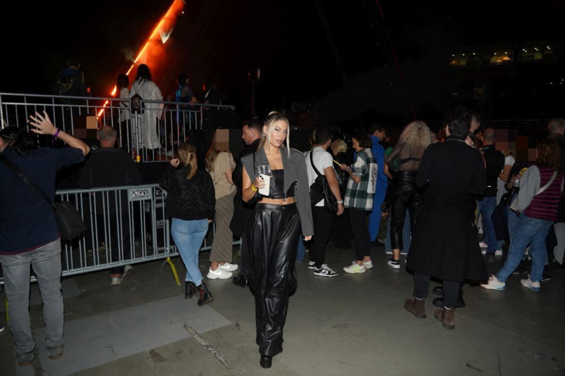 Dok joj se tata provodi na koncertu Aleksandre Radović - evo gde je Ksenija Knežević! Američki glumac drži joj svu pažnju (FOTO)