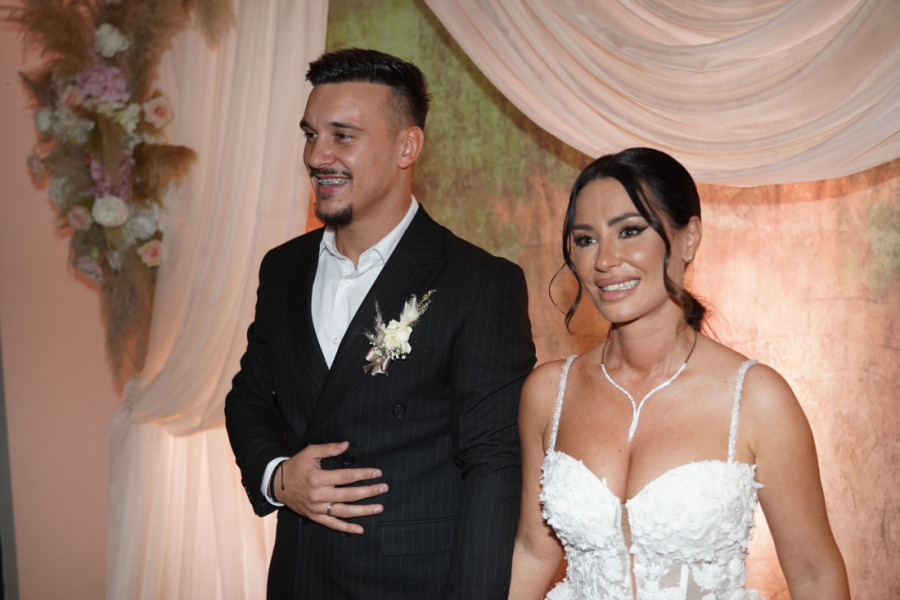 Aleksandra Bursać otkrila oko čega se najčešće svađa sa Stevanom: Pevačica iskreno o bračnim razmiricama